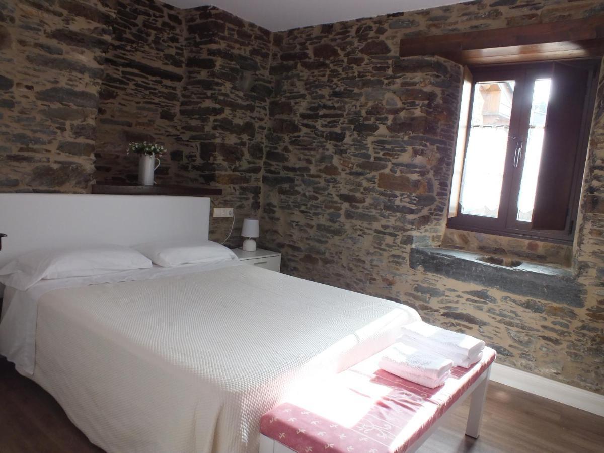 Apartamentos Puerta Del Castro Коанья Экстерьер фото
